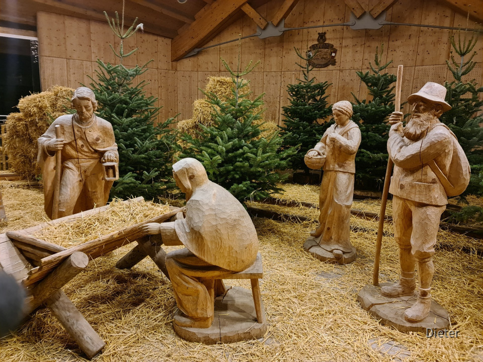 Weihnachtsmarkt / Krippendorf Strobl