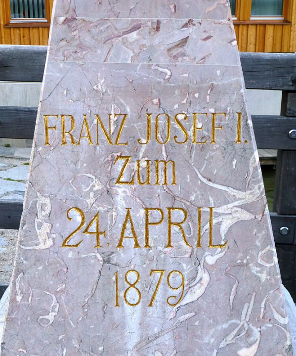 Hallstadt Obelisk zur Silberhochzeit