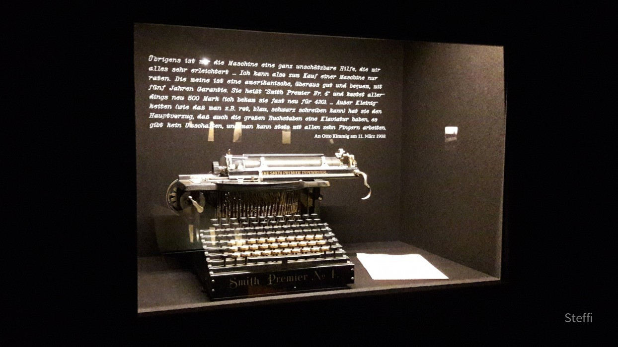 Erste Schreibmaschine