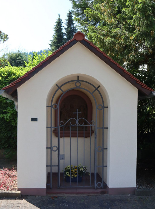 Amorsbrunn Stationsweg13 3. Station Suche Kapelle