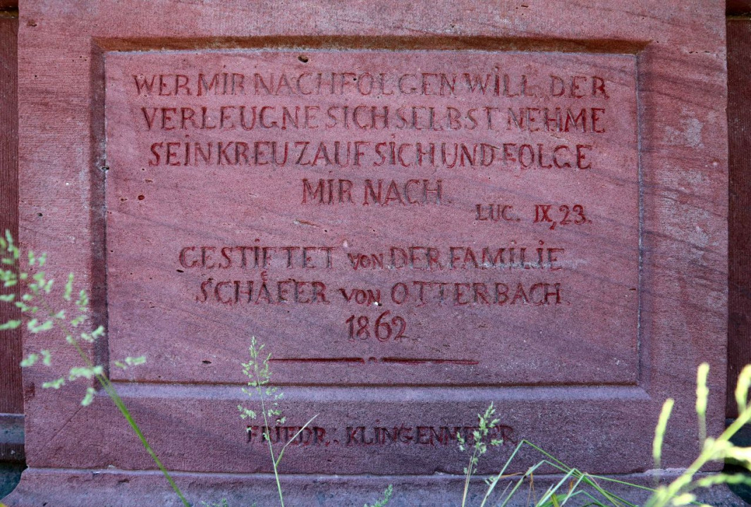 Amorsbrunn Stationsweg20 5. Station Kreuzigung Inschrift