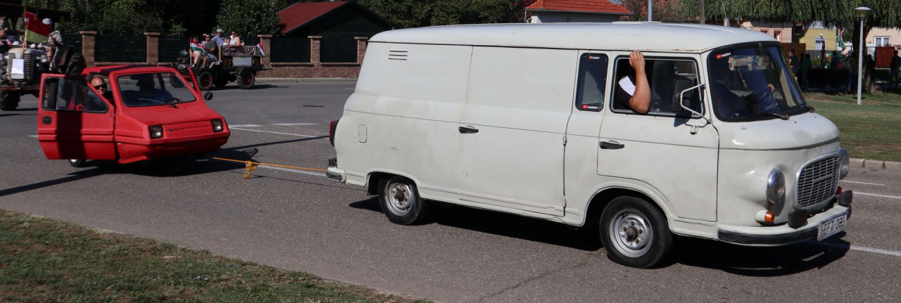 Barkas B 1000 mit BMA Amica