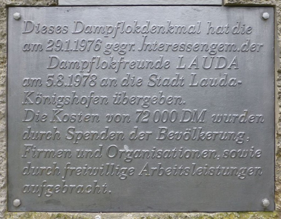 Dampflok-Denkmal Lauda 052 908-1 > Gedenktafel Übergabe