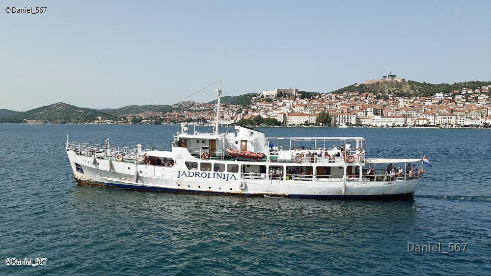 74_Schifffahrt Sibenik Zirje