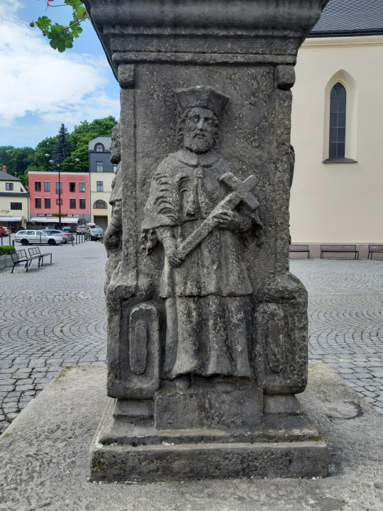 Náchod < Nepomuk