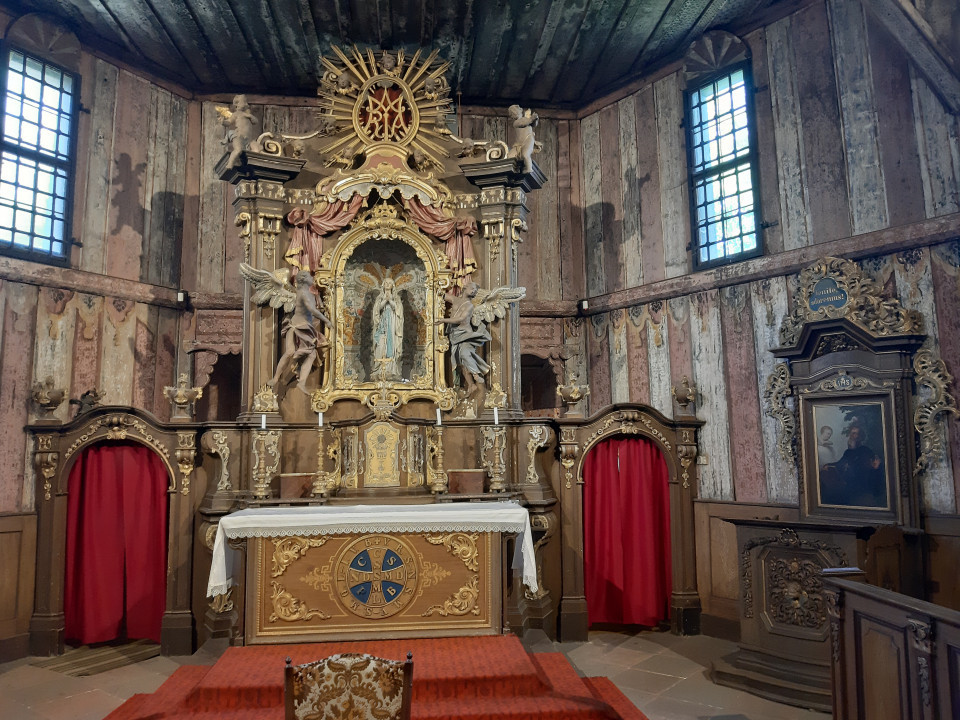 Broumov Marienkirche < Nepomuk