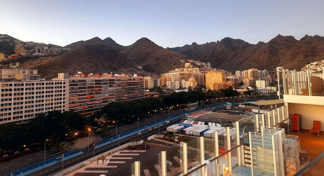 Santa Cruz de Tenerife, Blick von der AIDAcosma3
