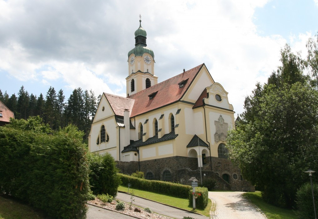Bayrisch Eisenstein > Kirche Sankt Nepomuk