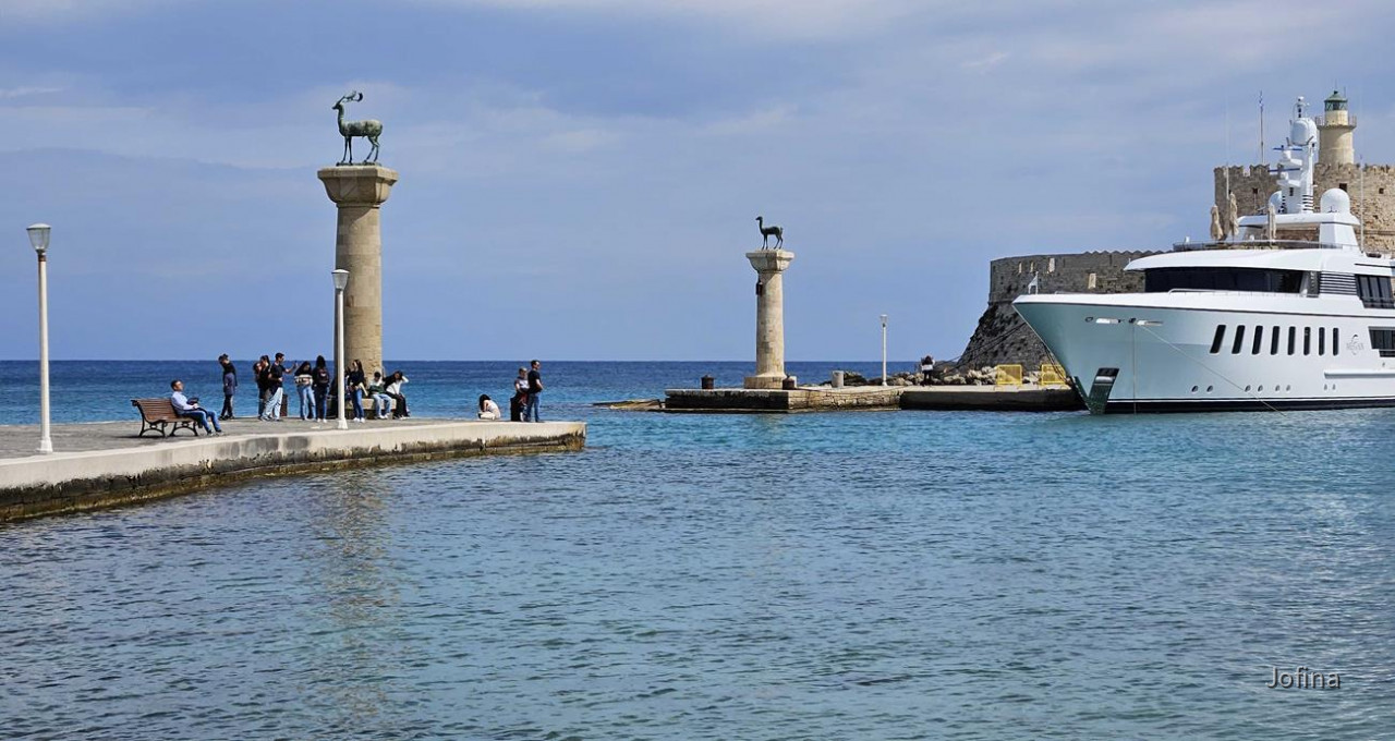10 Rhodos 13