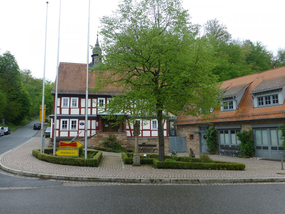 Sailauf, Bildstock vor dem Rathaus1