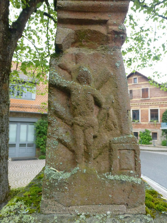 Sailauf, Bildstock vor dem Rathaus4