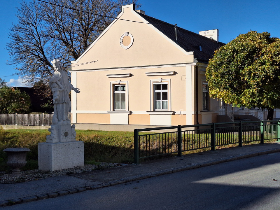 Zwingendorf < Nepomuk