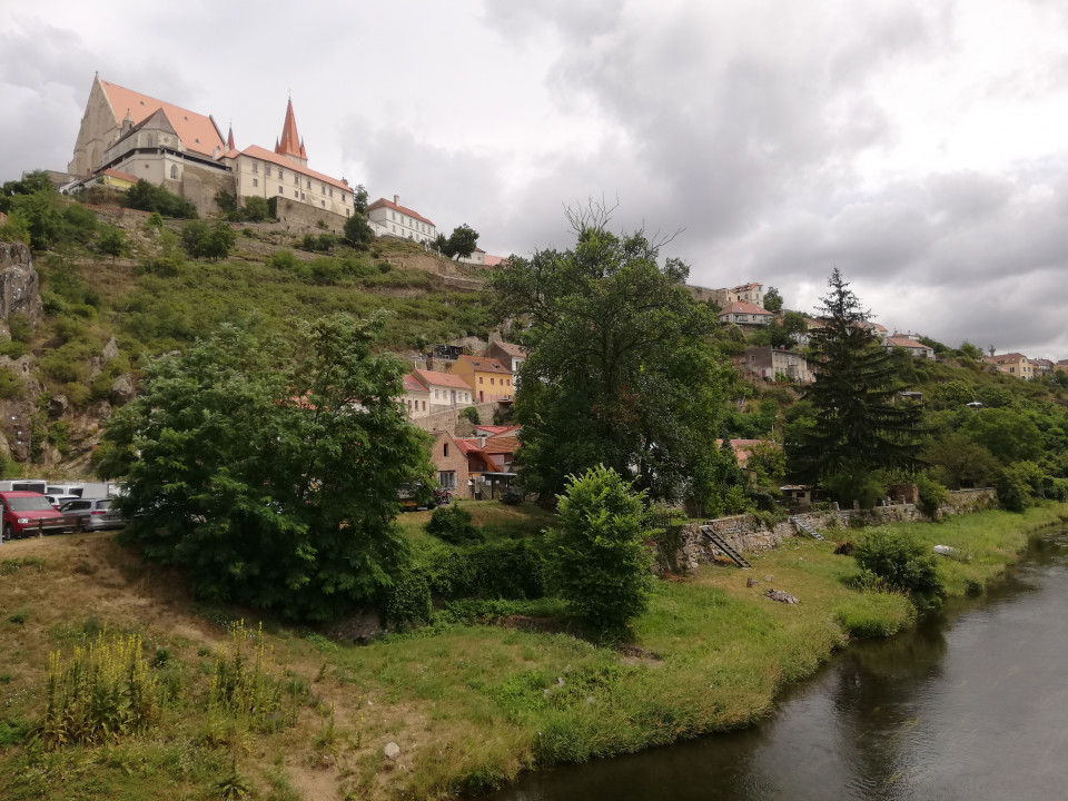 Znojmo < Nepomuk