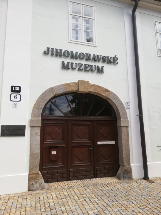 Znojmo < Nepomuk