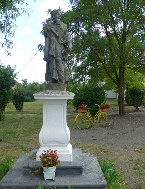 Pély 6