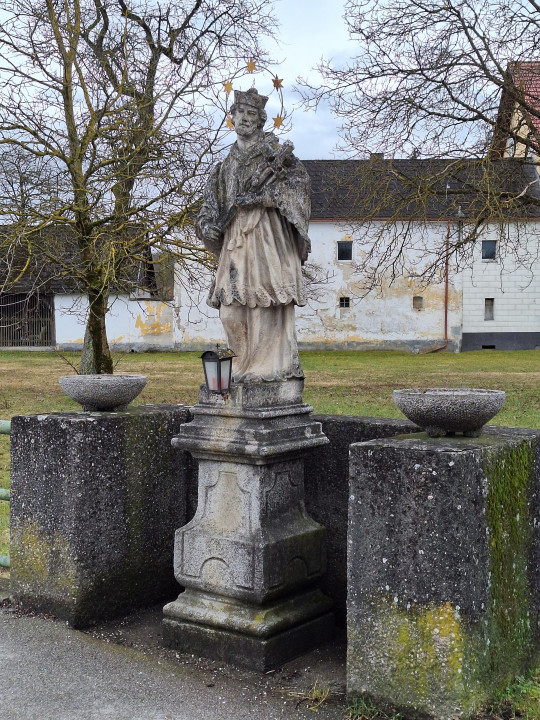 St. Pantaleon < Nepomuk