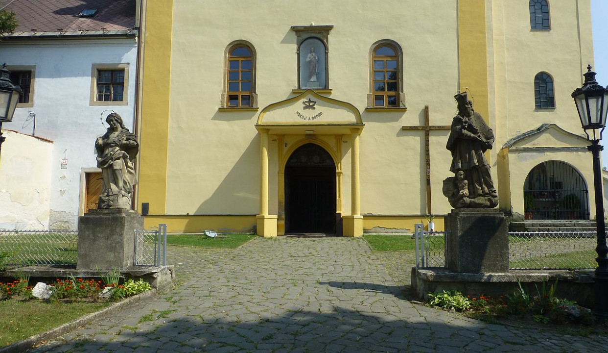 Nižná Šebastová Kirche Jesus und Maria2