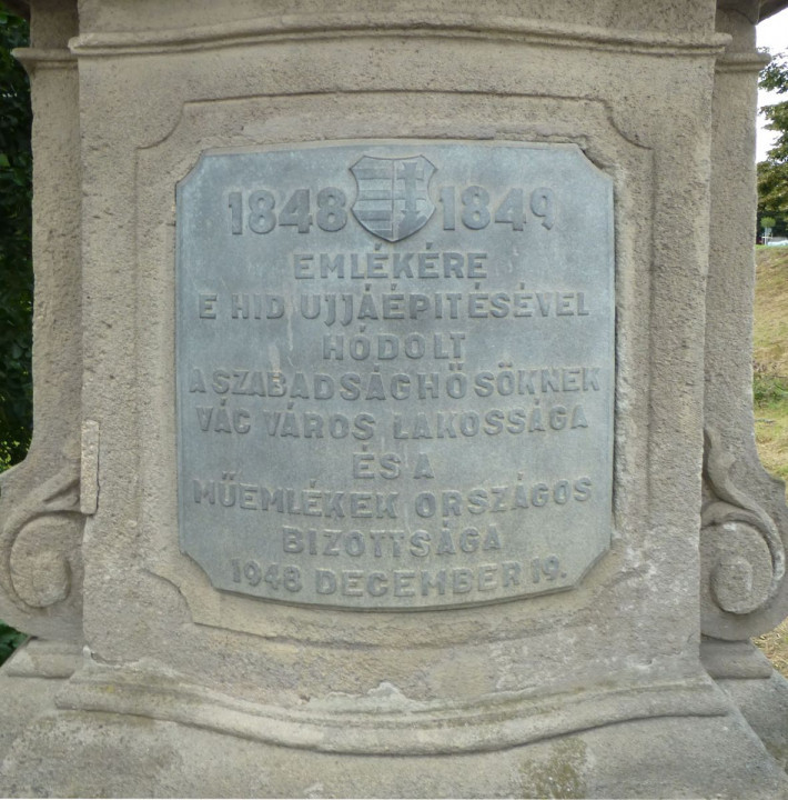 Vác, Brücke, Gedenktafel