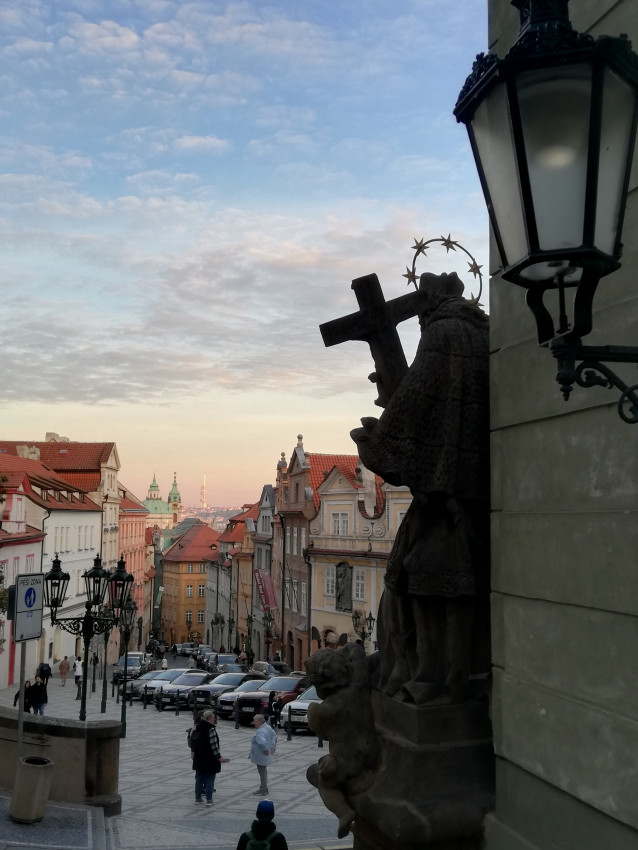 Prag, Ke Hradu < Nepomuk