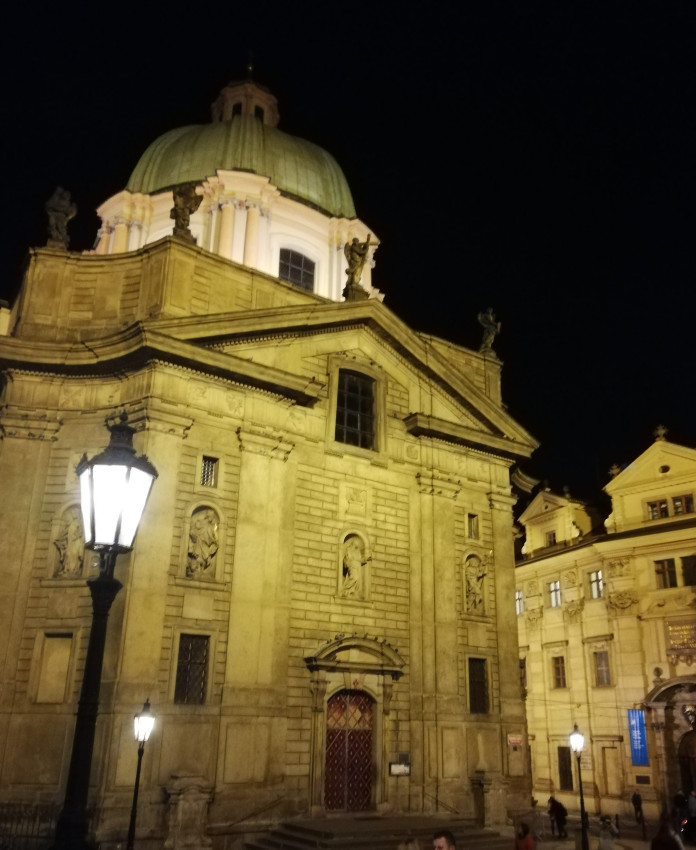 Prag Kirche Franz von Assisis < Nepomuk