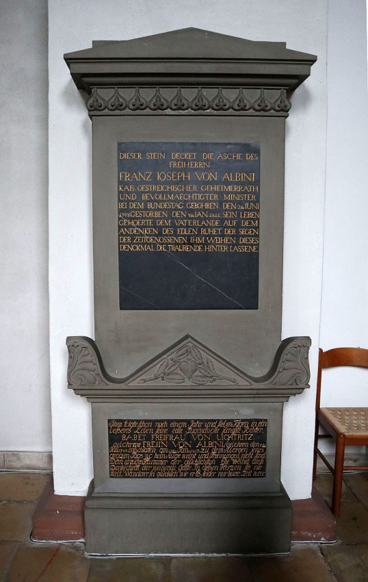 Dieburg Wallfahrtskirche Epitaph1.jpg