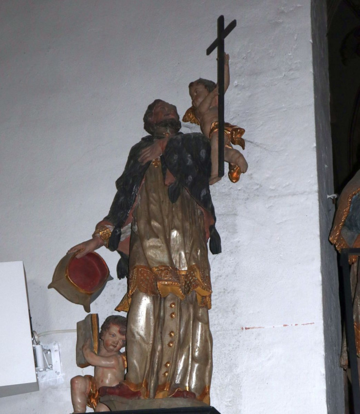 Dieburg Wallfahrtskirche Figur5a Nepomuk.jpg