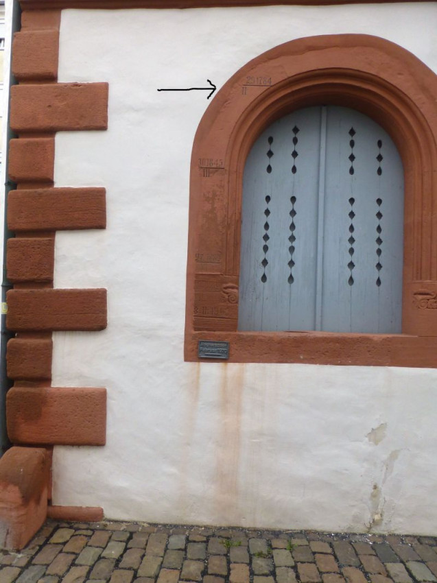 Wörth Bürgerhaus Hochwassermarken1.jpg