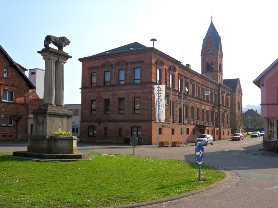 Wörth Neuwörth Marktplatz.jpg