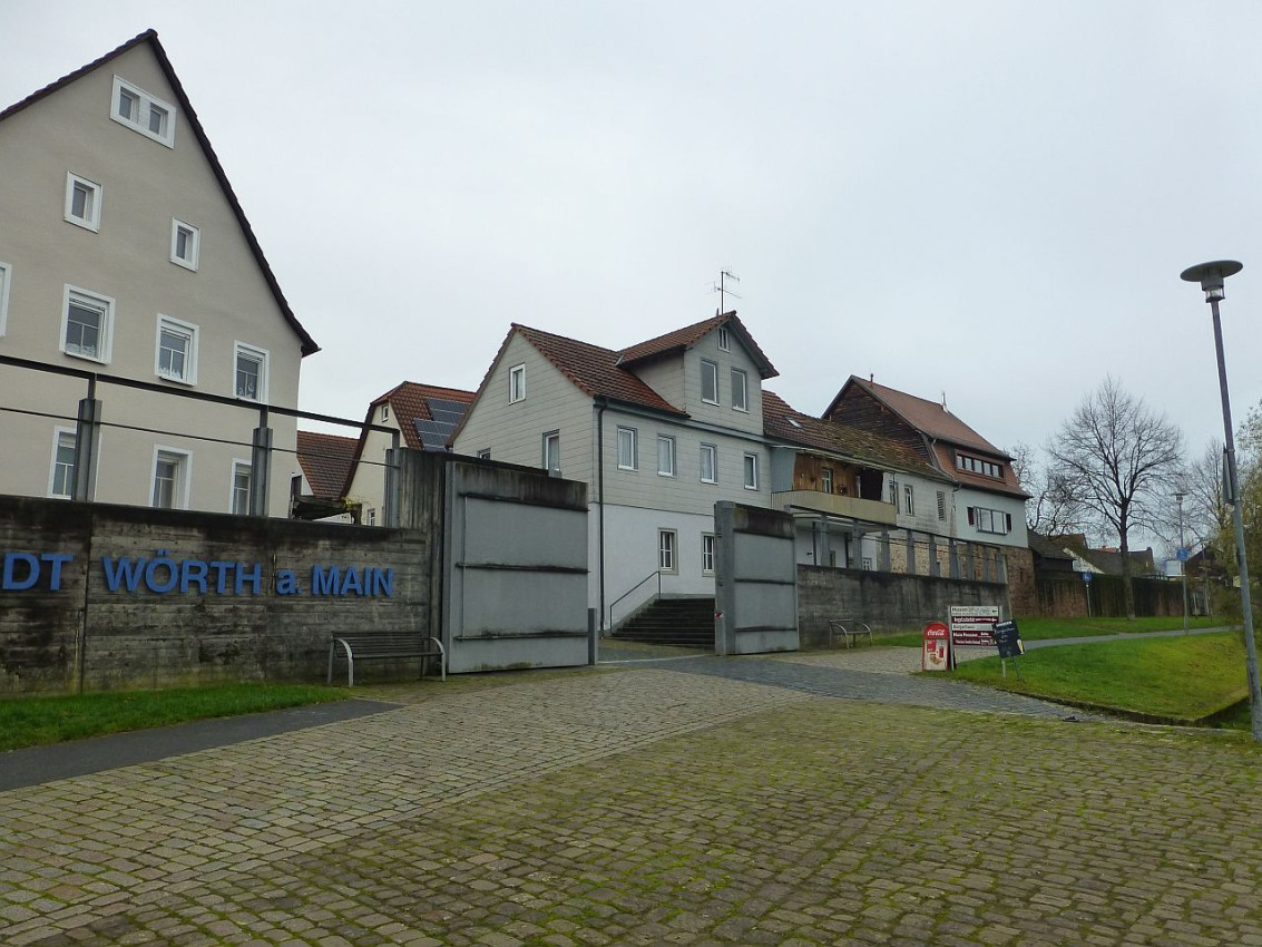 Wörth unteres Tor2.jpg