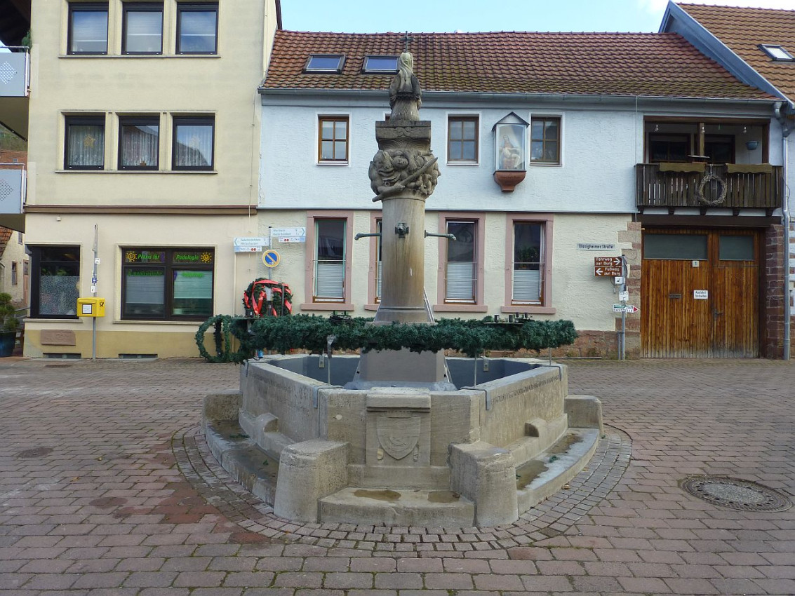 Gamburg8 Brunnen1.jpg