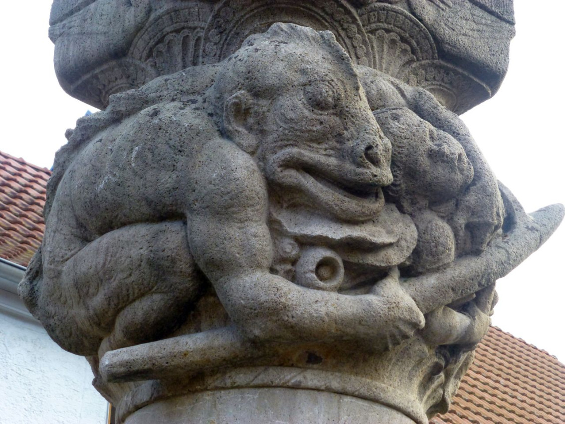 Gamburg13 Brunnen Hokemo.jpg