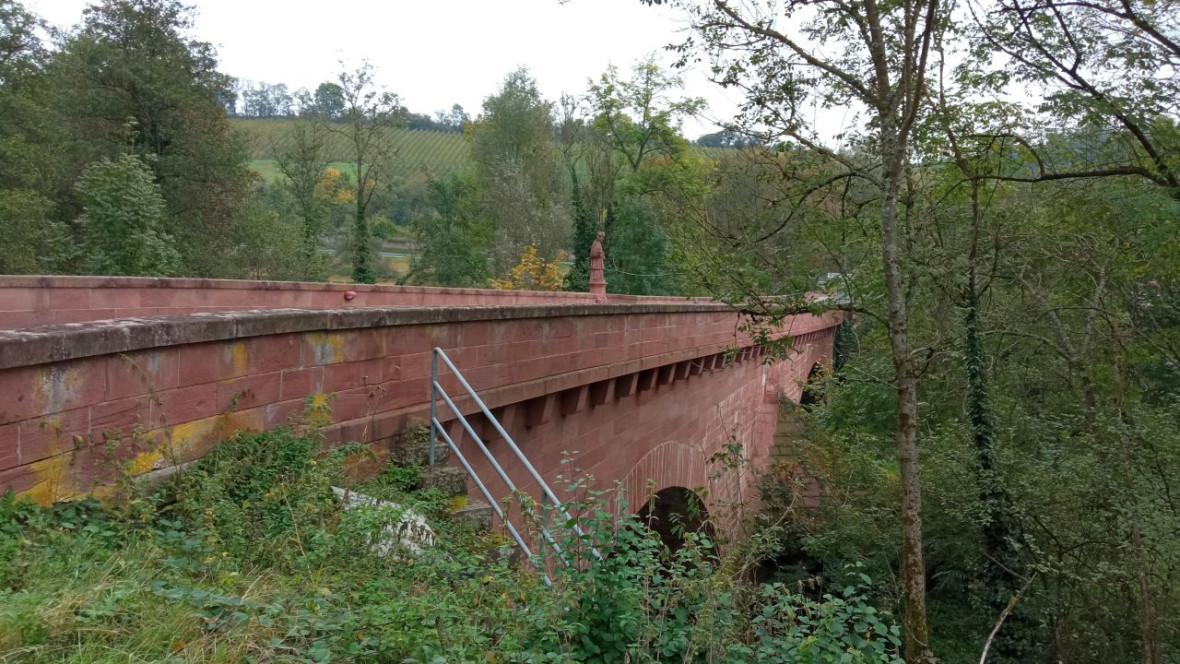Bronnbach Brücke 3.jpg