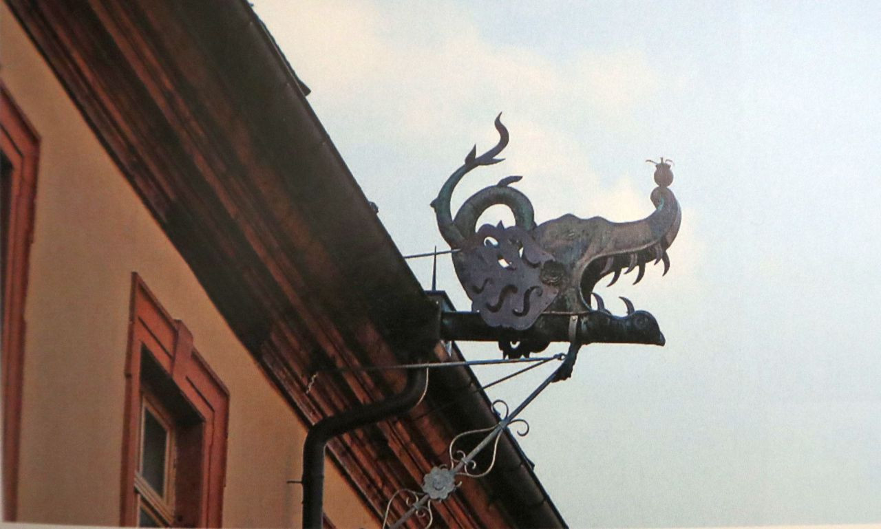 Kloster Bronnbach3a Bursariusbau Wasserspeier.jpg