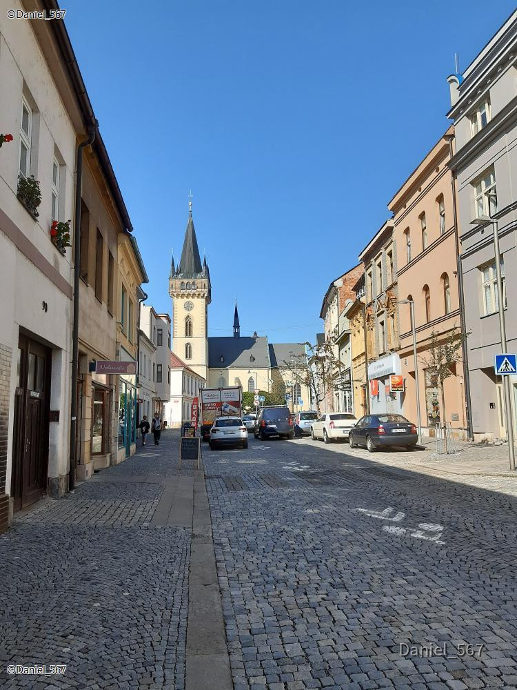 01_Dvur Kralove nad Labem Nepomuk 1.jpg