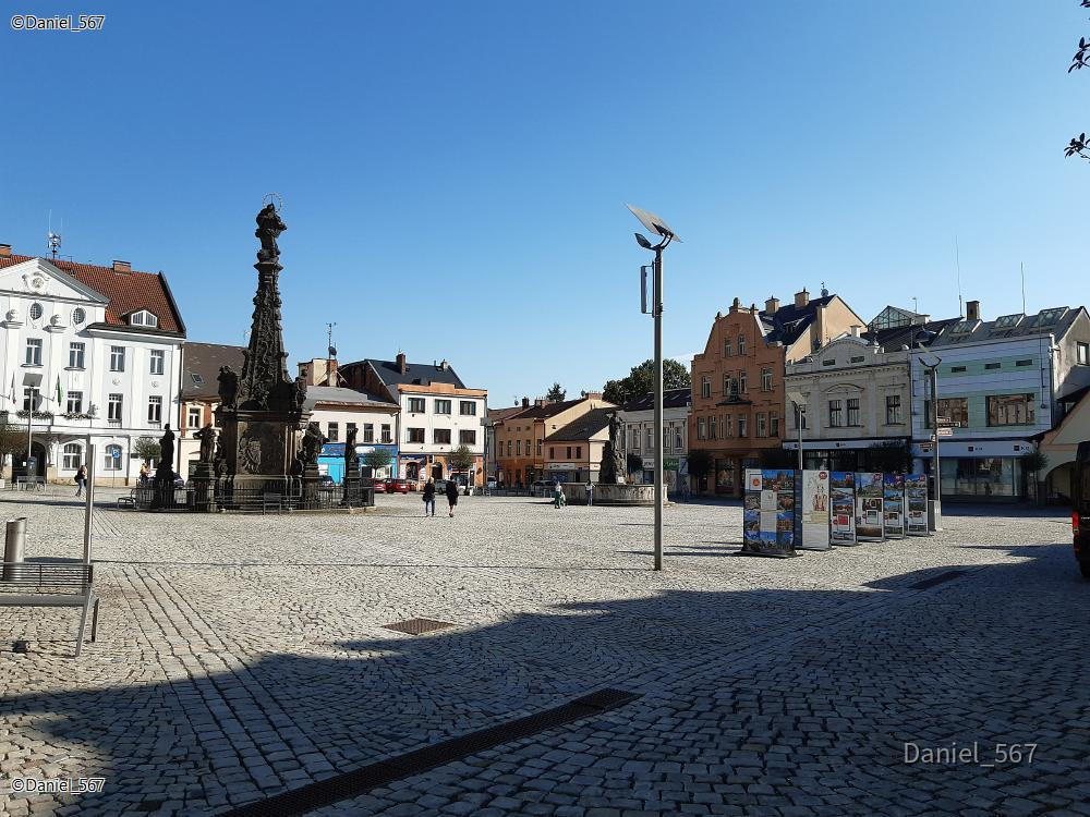 12_Dvur Kralove nad Labem Nepomuk 2.jpg