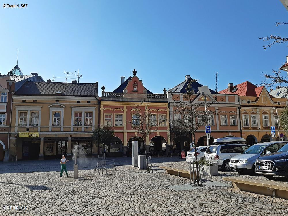 25_Dvur Kralove nad Labem Nepomuk 3.jpg