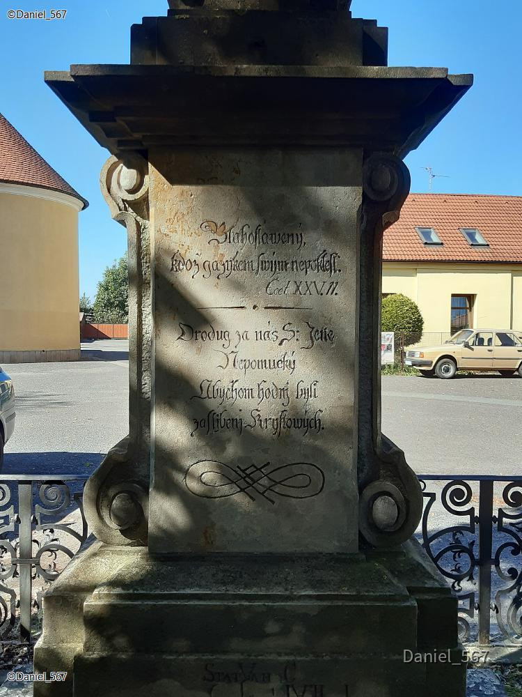 04_Hradec Kralove Nepomuk 1.jpg