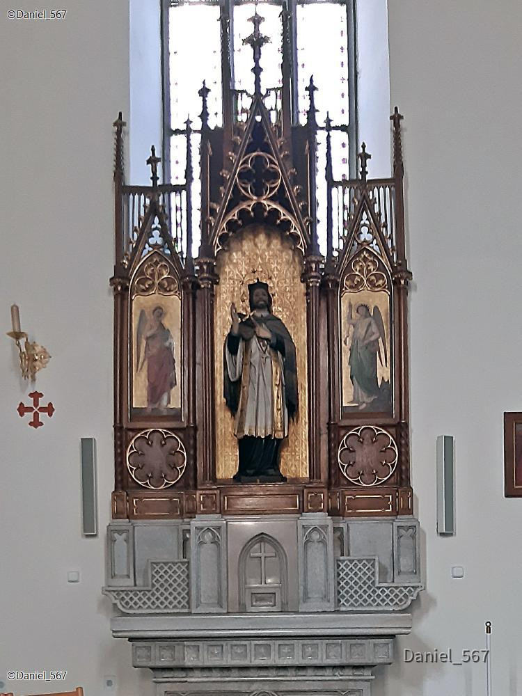 20_Hradec Kralove Nepomuk 3.jpg