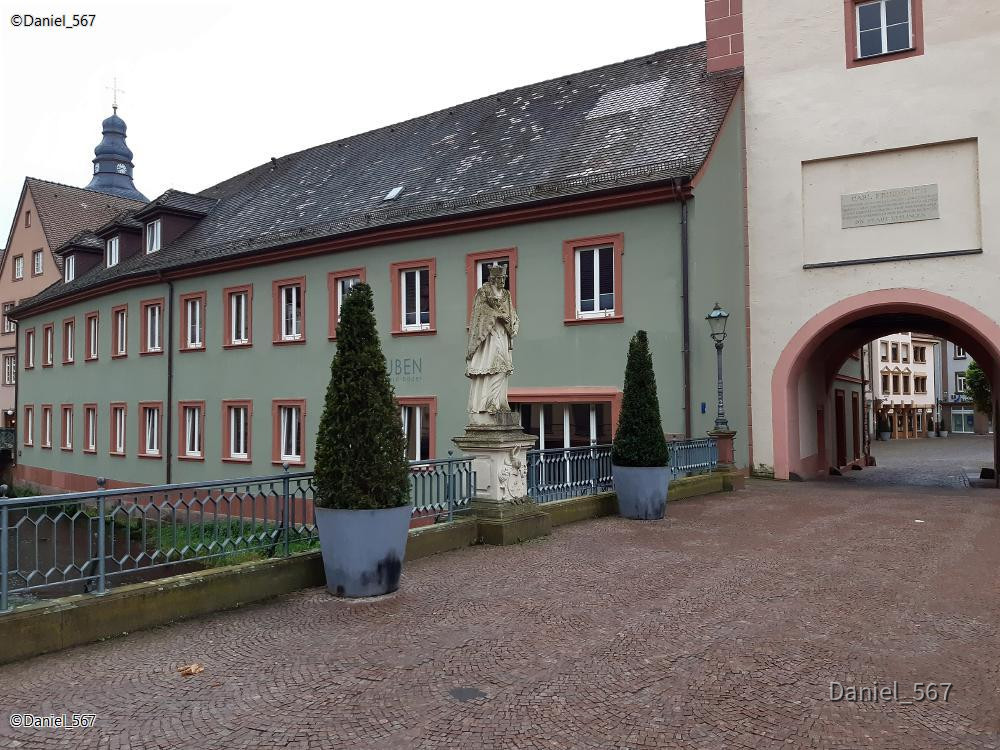 04_Ettlingen 1 Nepomuk.jpg