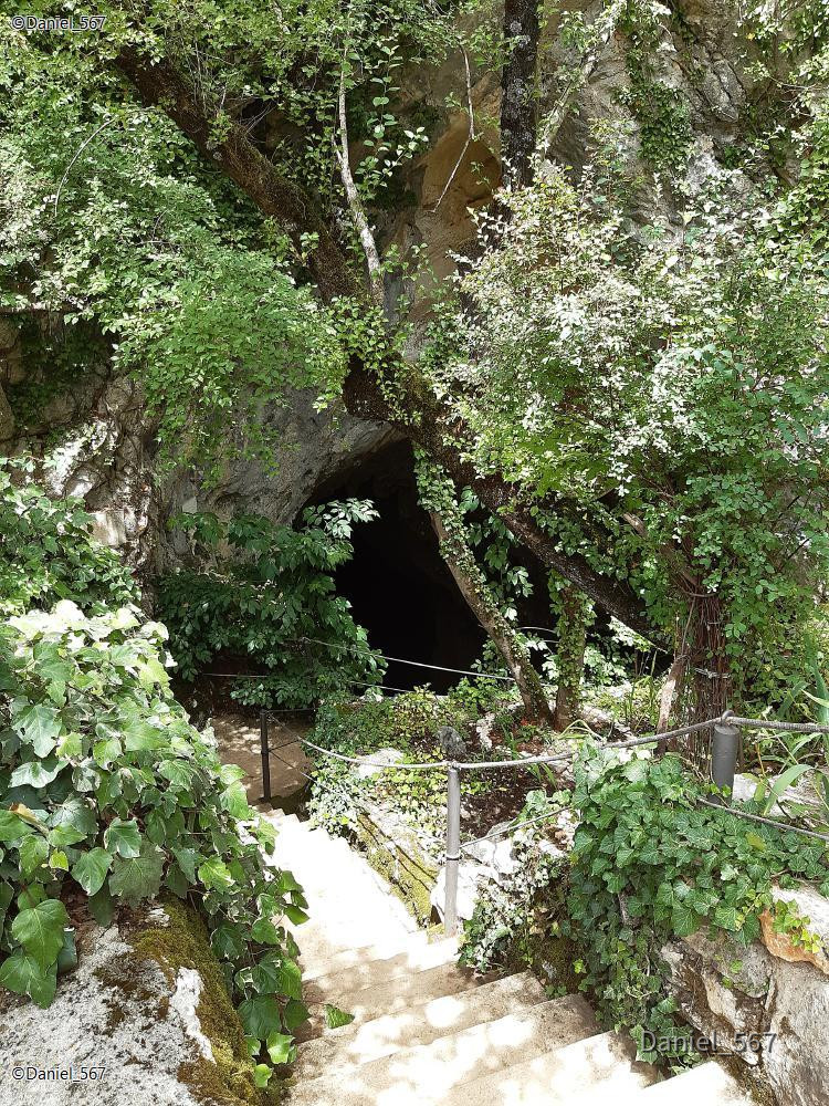 12_Kotlenice Höhle Vranjaca.jpg
