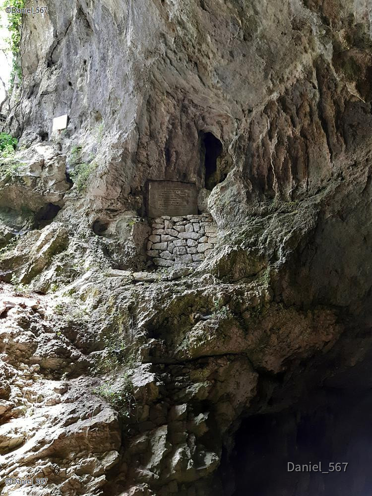 41_Kotlenice Höhle Vranjaca.jpg