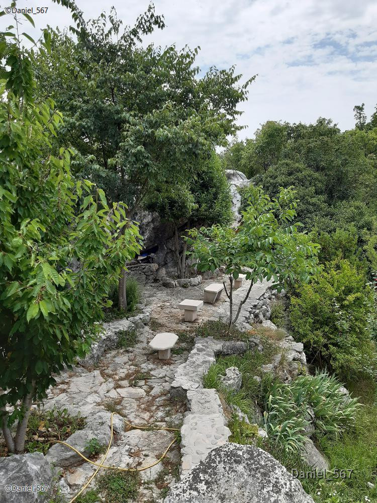 44_Kotlenice Höhle Vranjaca.jpg