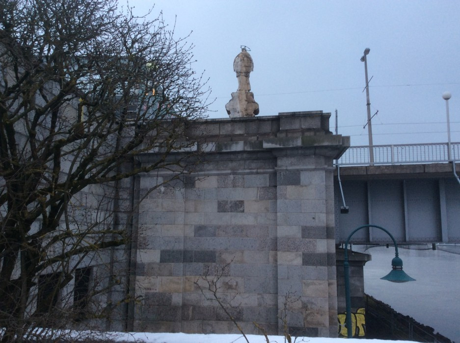 Linz Nibelungenbrücke < Nepomuk
