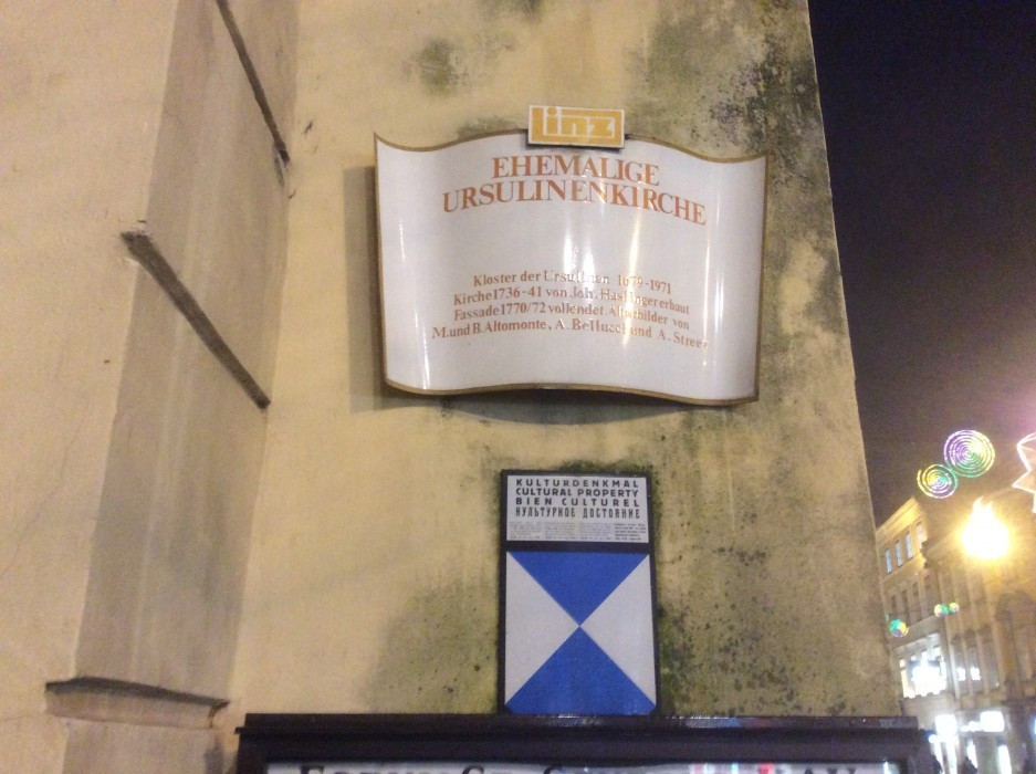 Linz, ehemalige Ursulinenkirche < Nepomuk