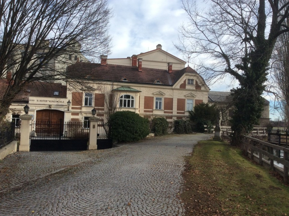 Wiener Neustadt < Nepomuks