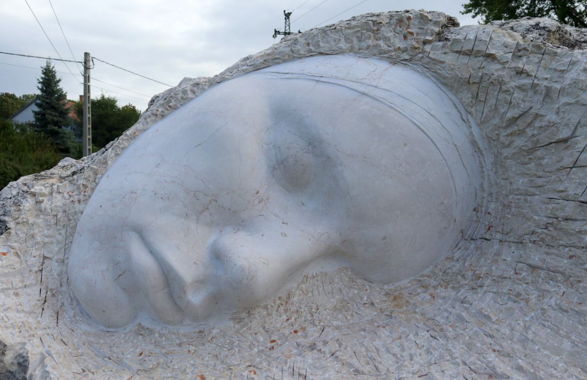 Tinnye Skulptur2.jpg