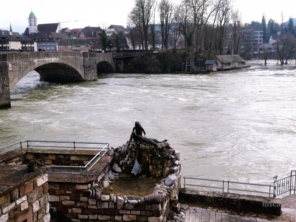 Sagenfigur Anna am  Rhein bei Rheinfelden