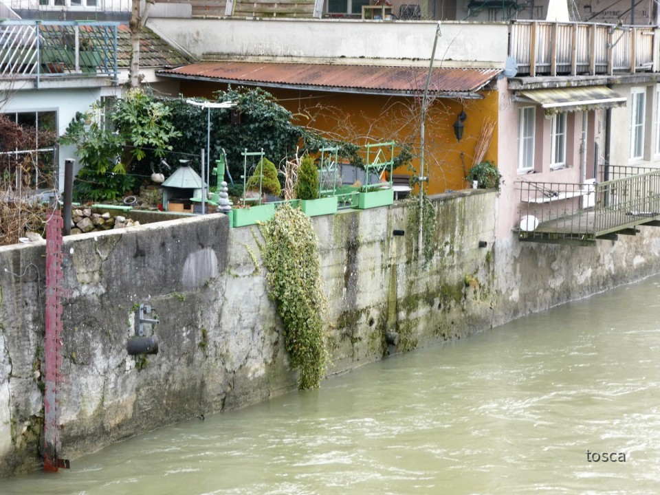 Gemütliche Terrasse am Rhein