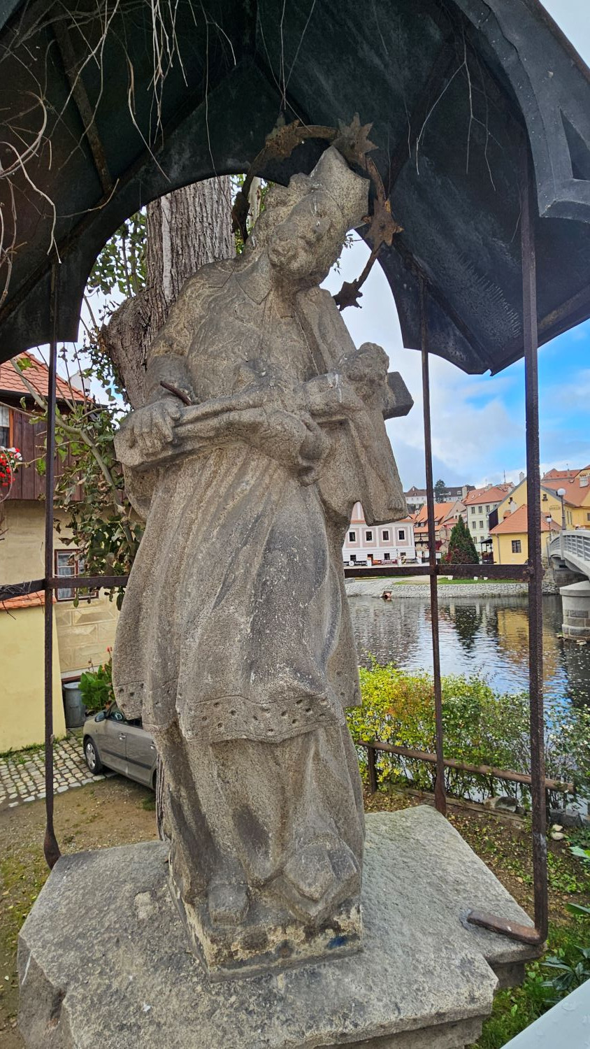 Český Krumlov < Nepomuk