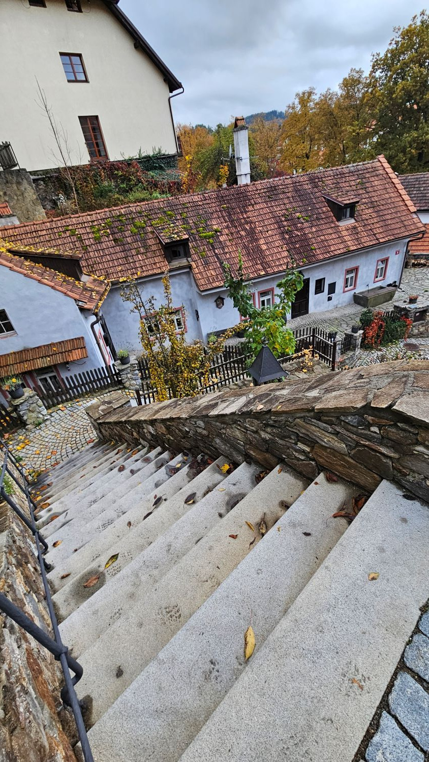 Český Krumlov < Nepomuk